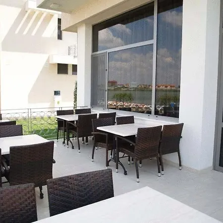 Verona Complex Villa *